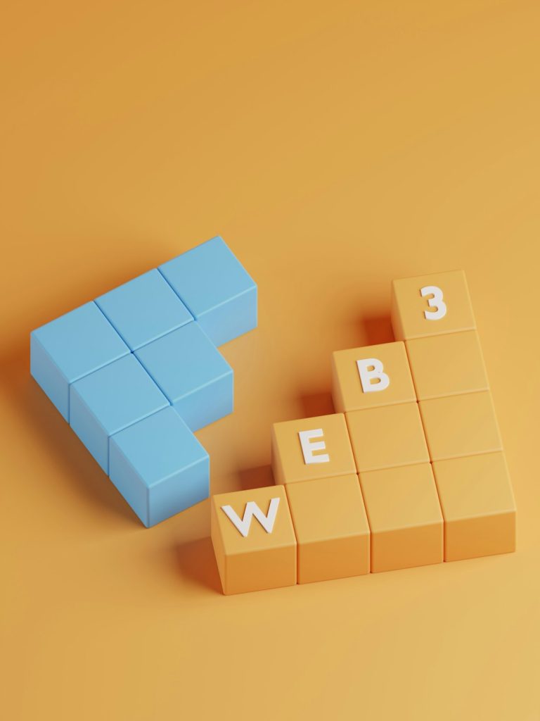 a-blue-block-sitting-on-top-of-a-yellow-block-mezoxyjg-xo
